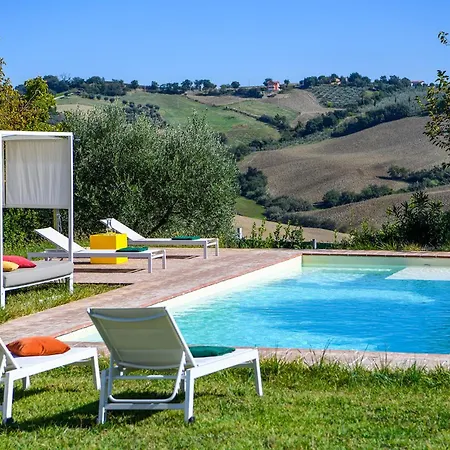 Villa Traiani 8, Emma