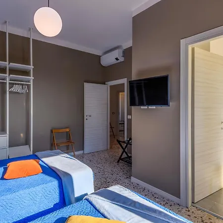 Traiani 8&2 By Marche Piagge